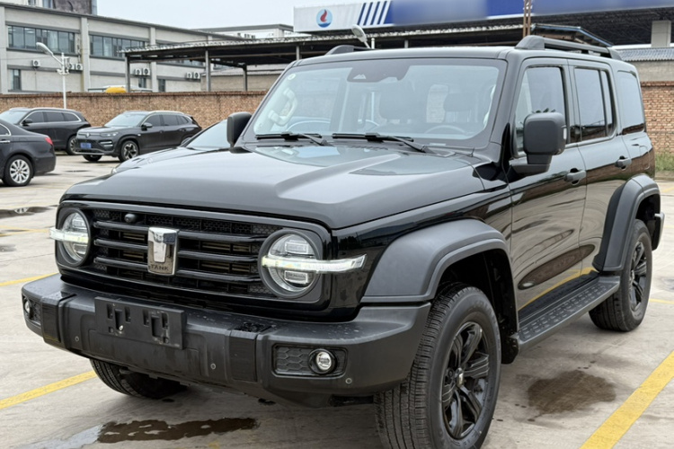 坦克300 2023款 越野版 2.0T 挑战者车身外观1