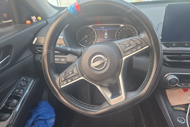 日产 天籁 2022款 2.0L XL-TLS 悦享版中控内饰13