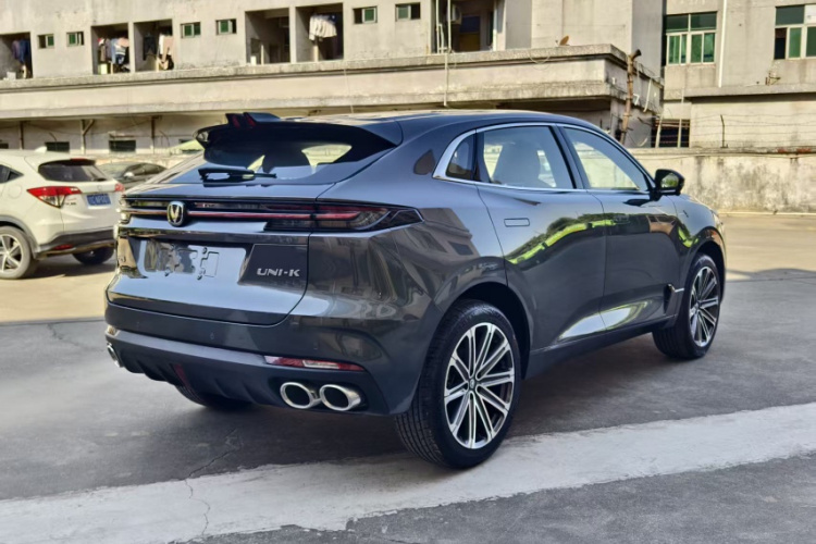 长安UNI-K 2024款 2.0T 两驱全球行版车身外观6004