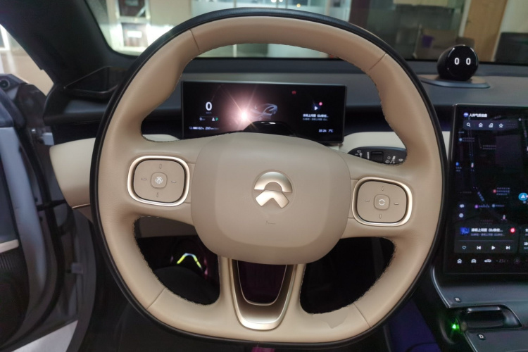 蔚来ET5 2022款 75kWh中控内饰13