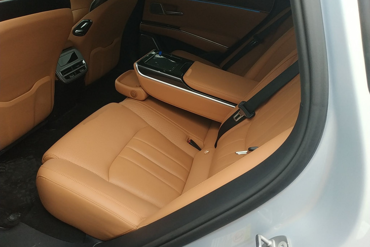 比亚迪 汉L 2025款 EV 四驱激光雷达旗舰型中控内饰7004