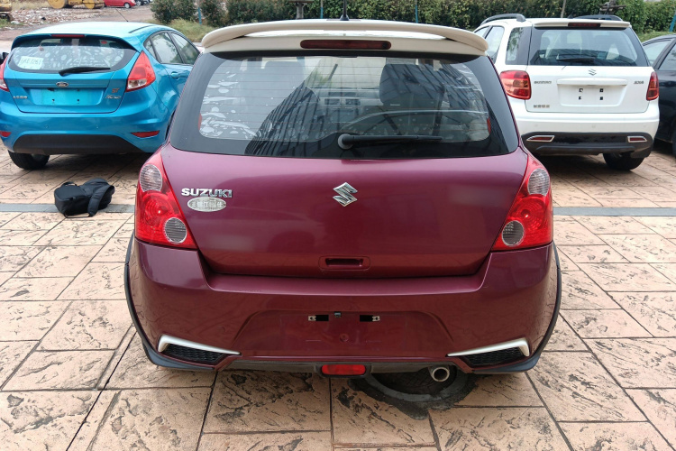 铃木 雨燕 2013款 1.5L 自动20周年限量版车身外观6