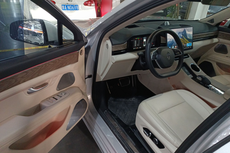 鸿蒙智行 问界M5 2022款 增程四驱至臻版中控内饰7003