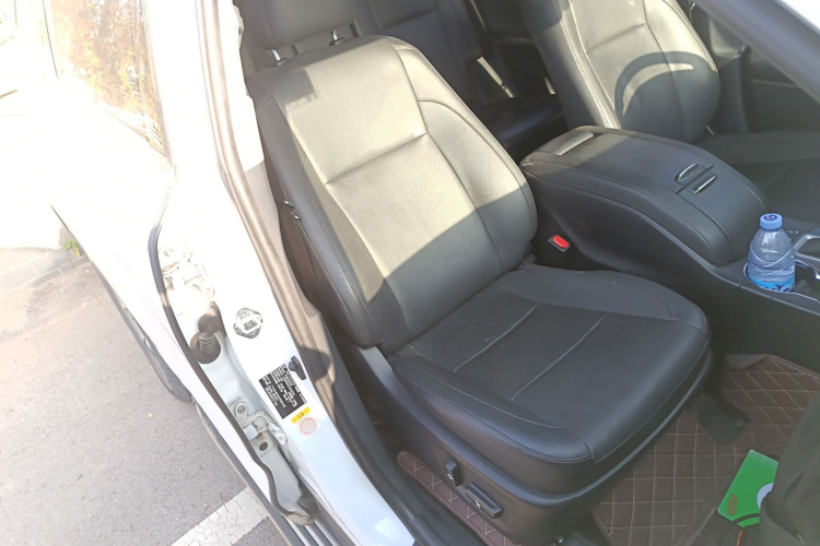 丰田 汉兰达 2018款  2.0T 两驱豪华版 7座 国VI局部细节41