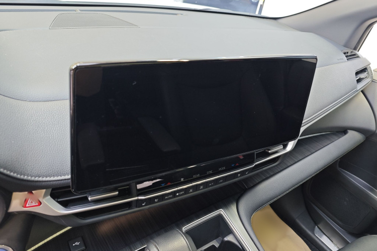 丰田 赛那SIENNA 2023款 2.5L混动 尊贵版中控内饰7007