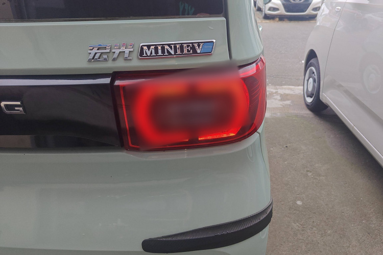 五菱汽车 宏光MINIEV 2021款 马卡龙臻享款 磷酸铁锂车身外观9