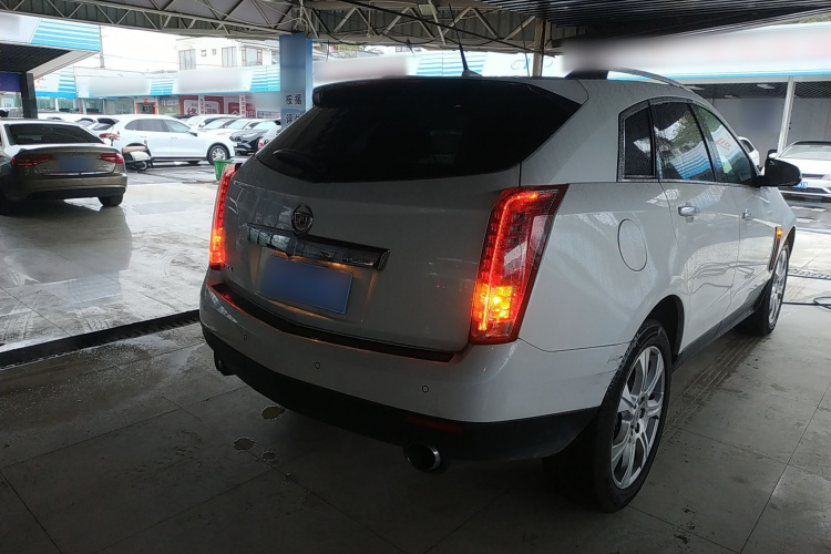 凯迪拉克SRX 2014款 3.0L 豪华型车身外观7