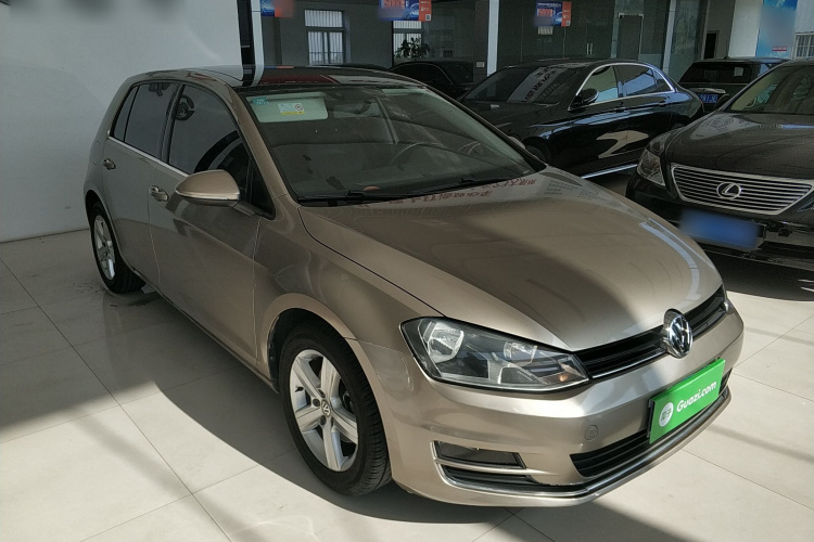 大众 高尔夫 2016款 230TSI 自动舒适型车身外观3