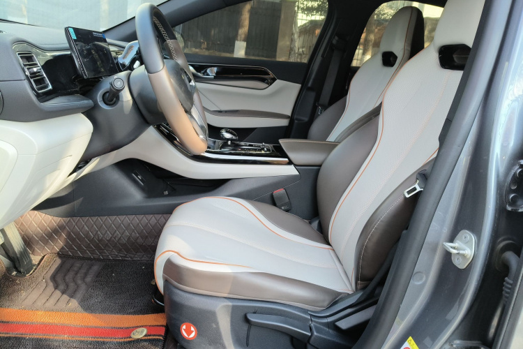 比亚迪 秦PLUS 2024款 荣耀版 EV 420KM领先型中控内饰19