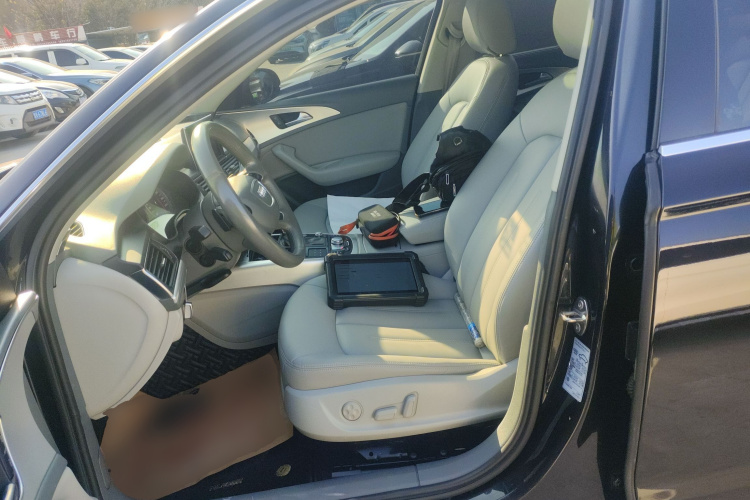 奥迪A6L 2014款 TFSI 标准型中控内饰19