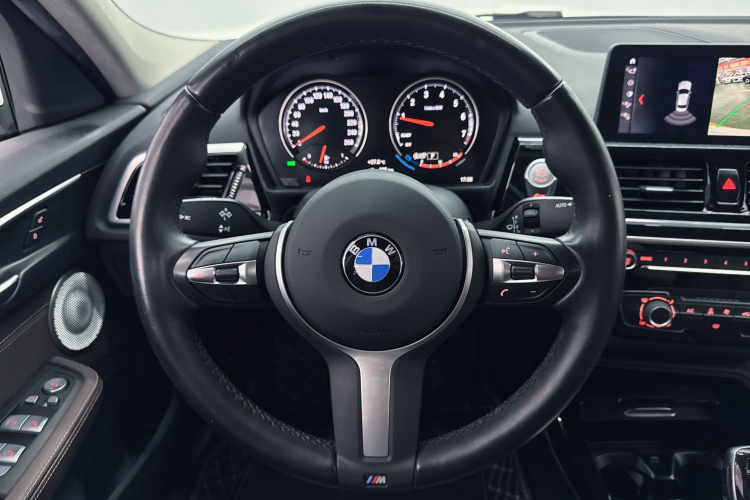 宝马1系 2021款 120i M运动曜夜版中控内饰7002