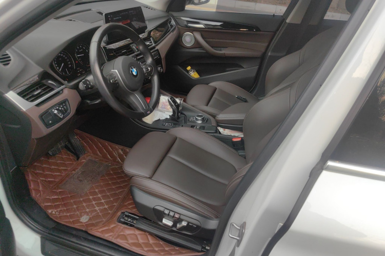 宝马X1 2021款 sDrive25Li 领先型中控内饰19