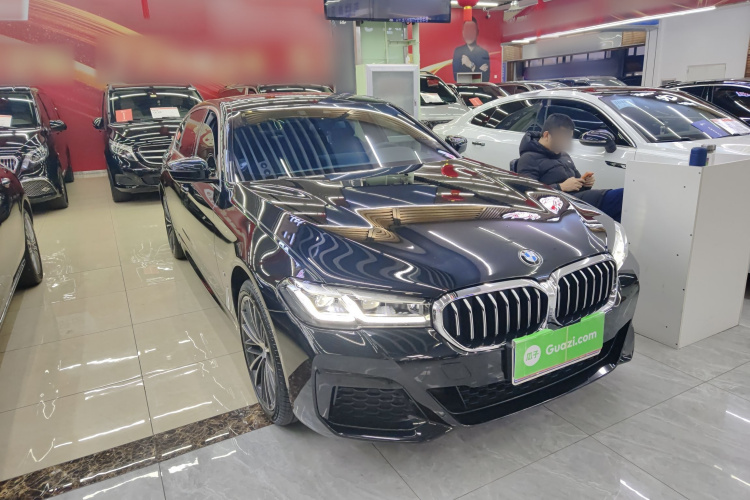 宝马5系 2022款 改款 530Li 领先型 M运动套装车身外观3