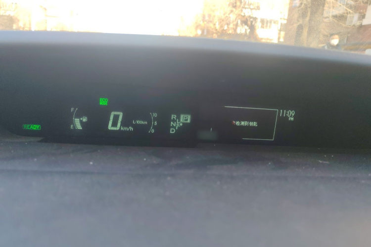 丰田 普锐斯 2012款 1.8L 标准版局部细节14