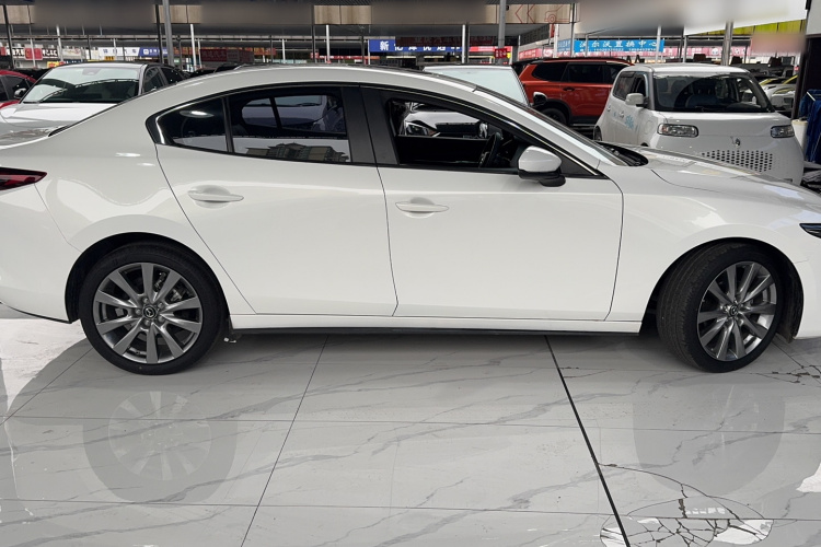 马自达3 昂克赛拉 2023款 2.0L 自动质雅版车身外观6002