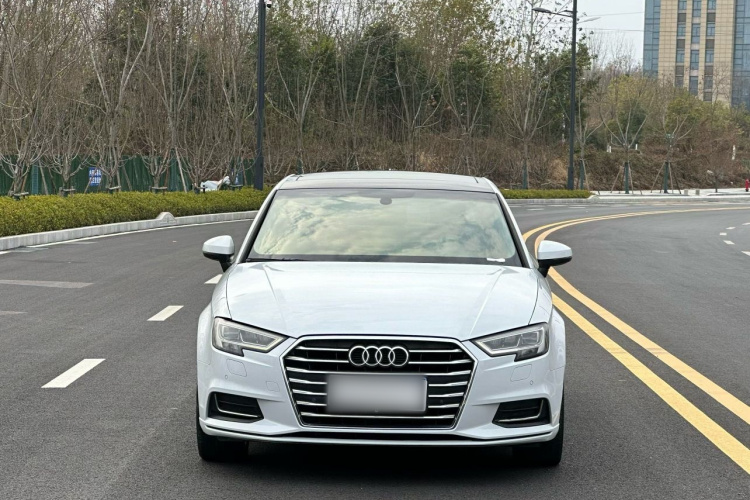 奥迪A3 2018款 30周年年型 Limousine 35 TFSI 风尚型车身外观6002