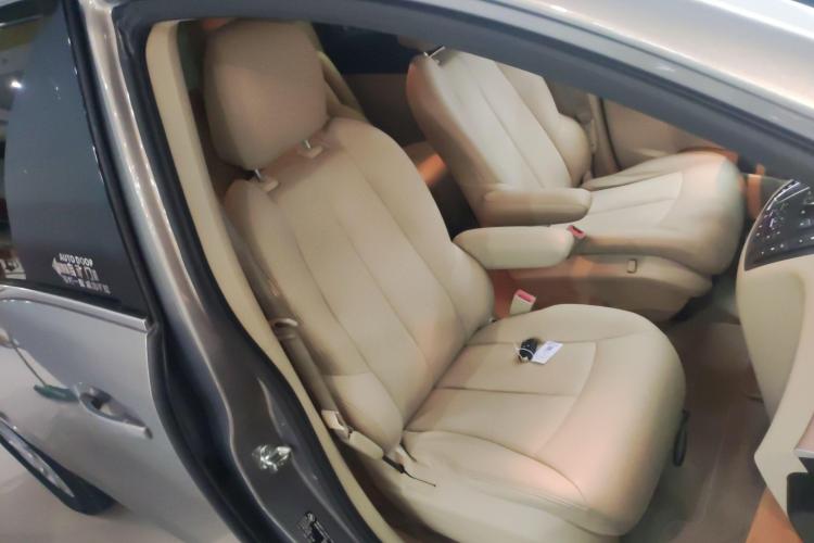 别克GL8 2017款 25S 舒适型 国V中控内饰41