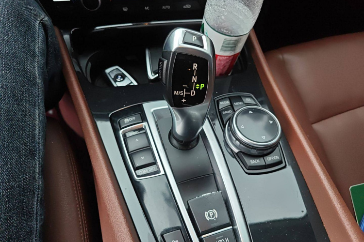 宝马5系GT 2014款 528i 领先型局部细节18