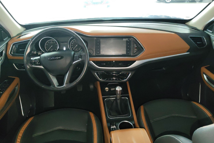 众泰T300 2017款 1.5T 手动豪华型中控内饰7002