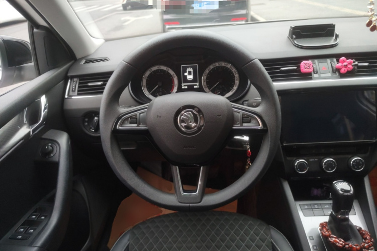 斯柯达 明锐 2019款 旅行车 TSI280 DSG豪华版 国VI中控内饰13