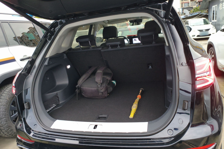 红旗HS5 2025款 2.0T 两驱旗享Pro版机舱底盘23