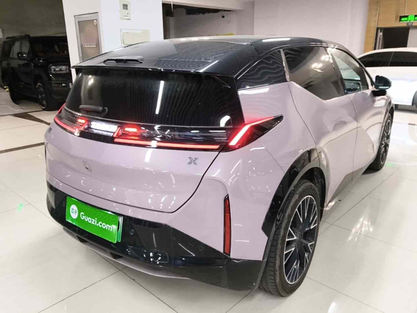 极氪X 2025款 四座后驱魔方版(4)
