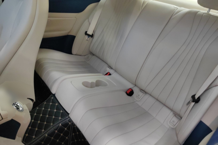 奔驰E级(进口) 2023款 改款 E 260 轿跑车中控内饰21