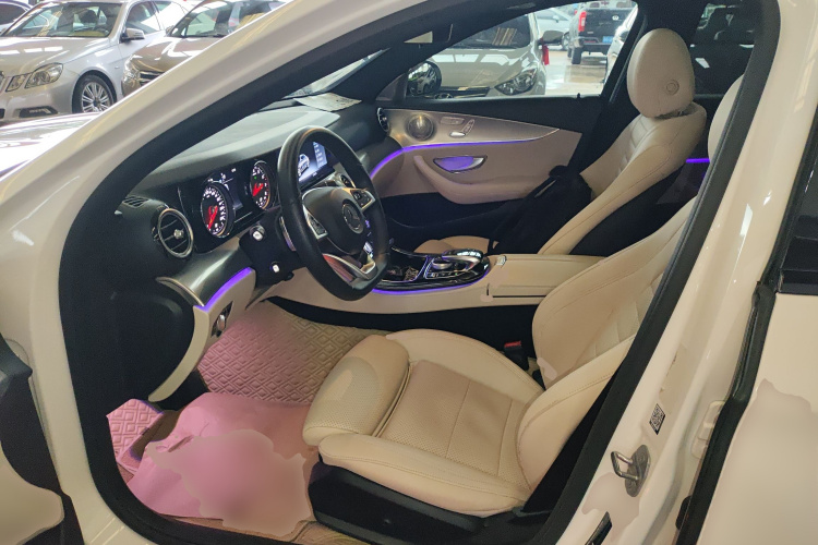 奔驰E级 2017款 E 200 运动型 4MATIC局部细节19