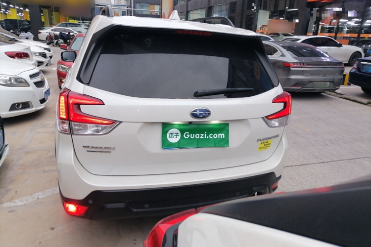 斯巴鲁 森林人 2020款 2.0i 豪华版车身外观6