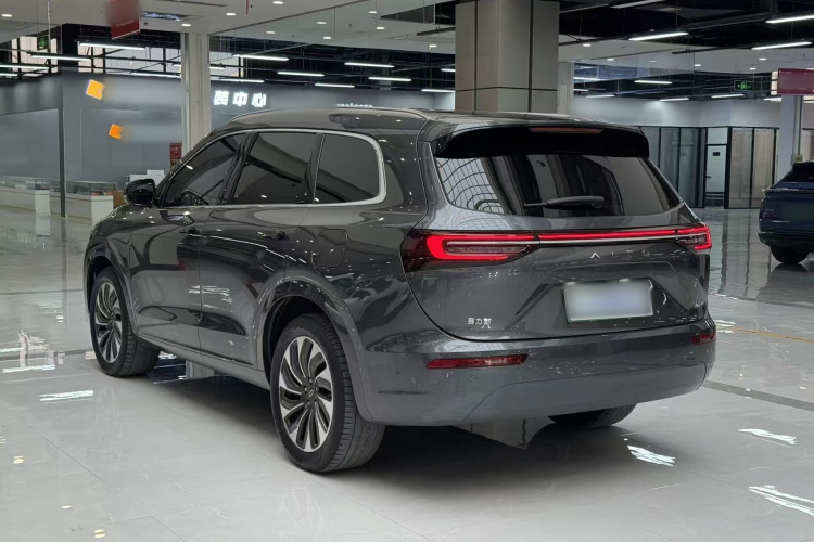 鸿蒙智行 问界M7 2024款 1.5T 后驱Plus版 5座车身外观6005