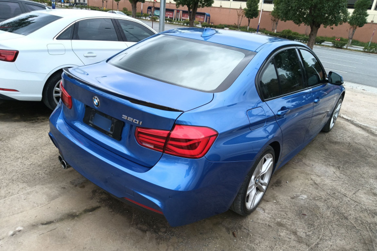 宝马3系 2019款 320i M运动套装车身外观7