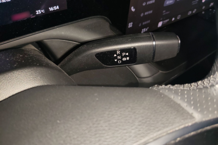 小鹏P7 2023款 P7i 702 Max局部细节18