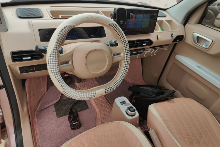 吉利银河 2023款 熊猫mini 200km 耐力熊中控内饰12