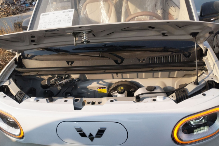 五菱汽车 宏光MINIEV 2024款 第三代 215km 青春版机舱底盘24