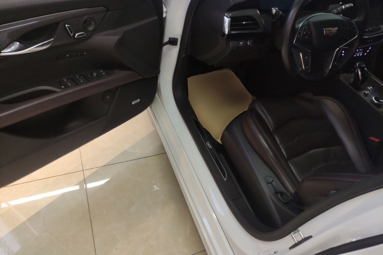 凯迪拉克CT6 2022款 28T 尊贵型中控内饰20