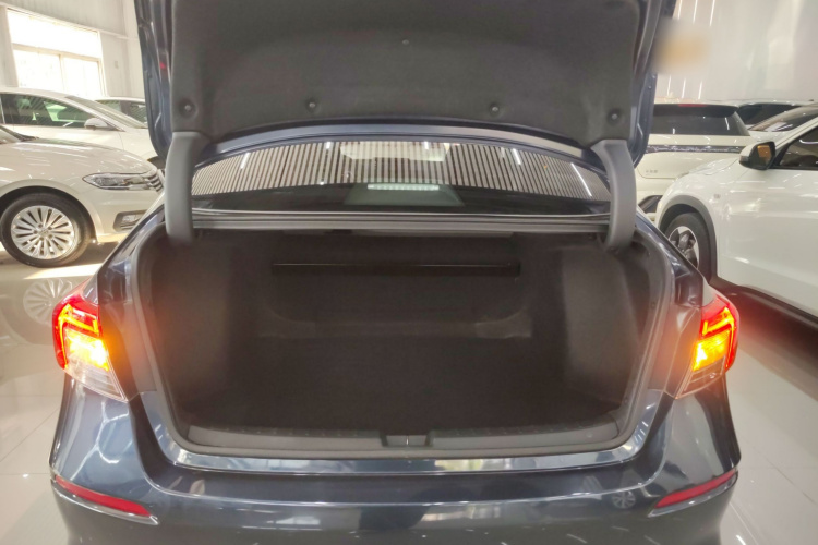 本田 思域 2022款 240TURBO CVT燃动版机舱底盘23