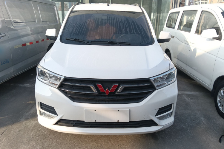 五菱汽车 五菱宏光 2021款 1.5L改款 S舒适型 液压助力LAR车身外观2