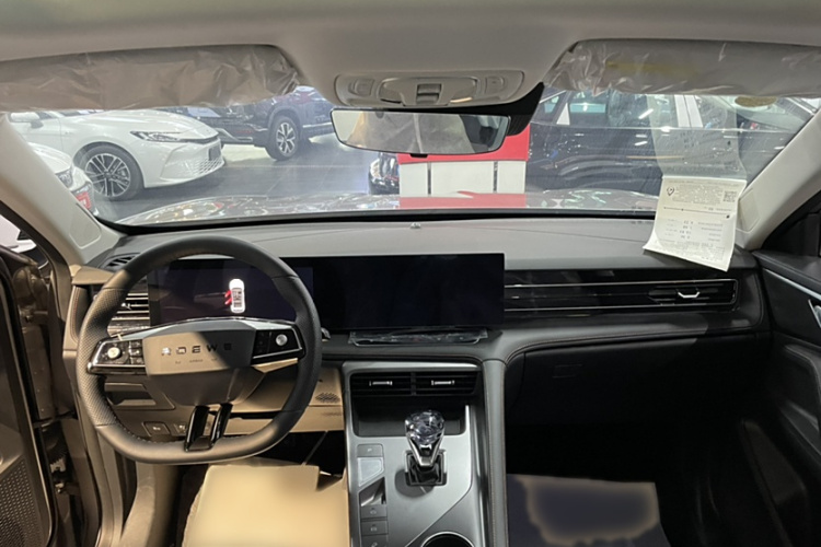 荣威RX5新能源 2023款 eRX5 超混优越版中控内饰7001