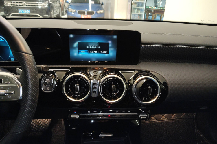 奔驰A级 2019款 A 180 L 运动轿车局部细节16