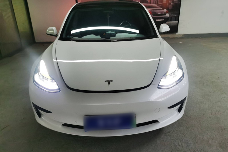 特斯拉 Model 3 2022款 后轮驱动版车身外观2
