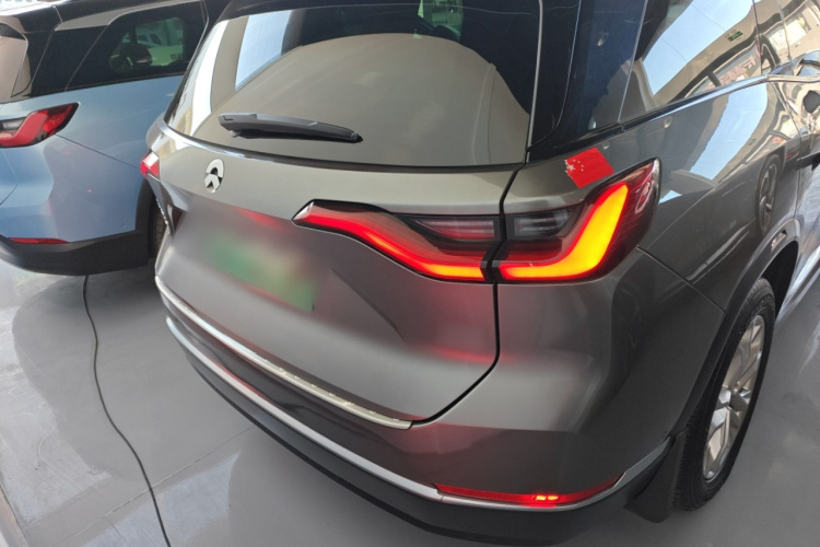 蔚来ES8 2020款 580KM 七座版车身外观6