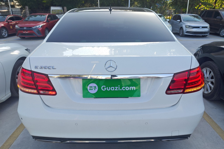 奔驰E级 2015款 E 260 L车身外观6