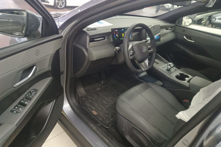 比亚迪 秦PLUS 2025款 DM-i 智驾版 55KM领先型中控内饰7003