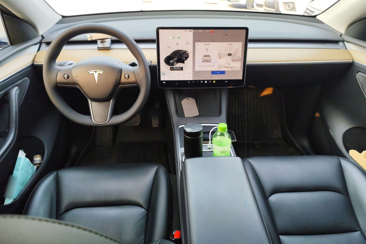 特斯拉 Model Y 2022款 后轮驱动版中控内饰12