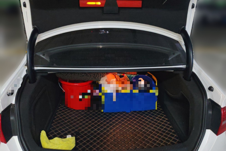 奥迪A4L 2015款 35 TFSI 自动标准型中控内饰23