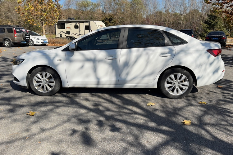 别克 英朗 2021款 典范 1.5L 自动精英型车身外观6006