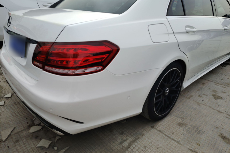 奔驰E级 2015款 改款 E 180 L 运动型局部细节9001