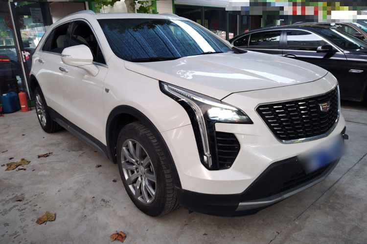 凯迪拉克XT4 2021款 28T 两驱豪华型车身外观3
