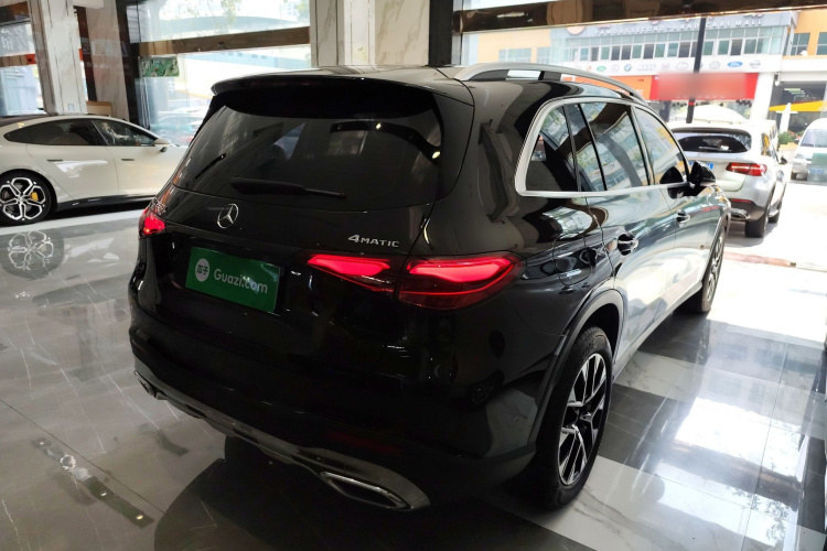 奔驰GLC 2023款 改款 GLC 260 L 4MATIC 动感型 5座车身外观7