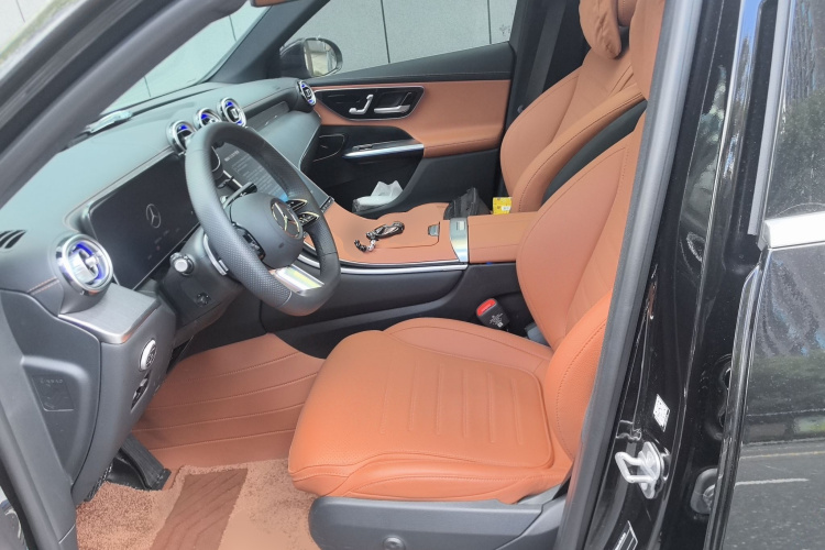 奔驰GLC 2025款 改款 GLC 260 L 4MATIC 豪华型中控内饰19